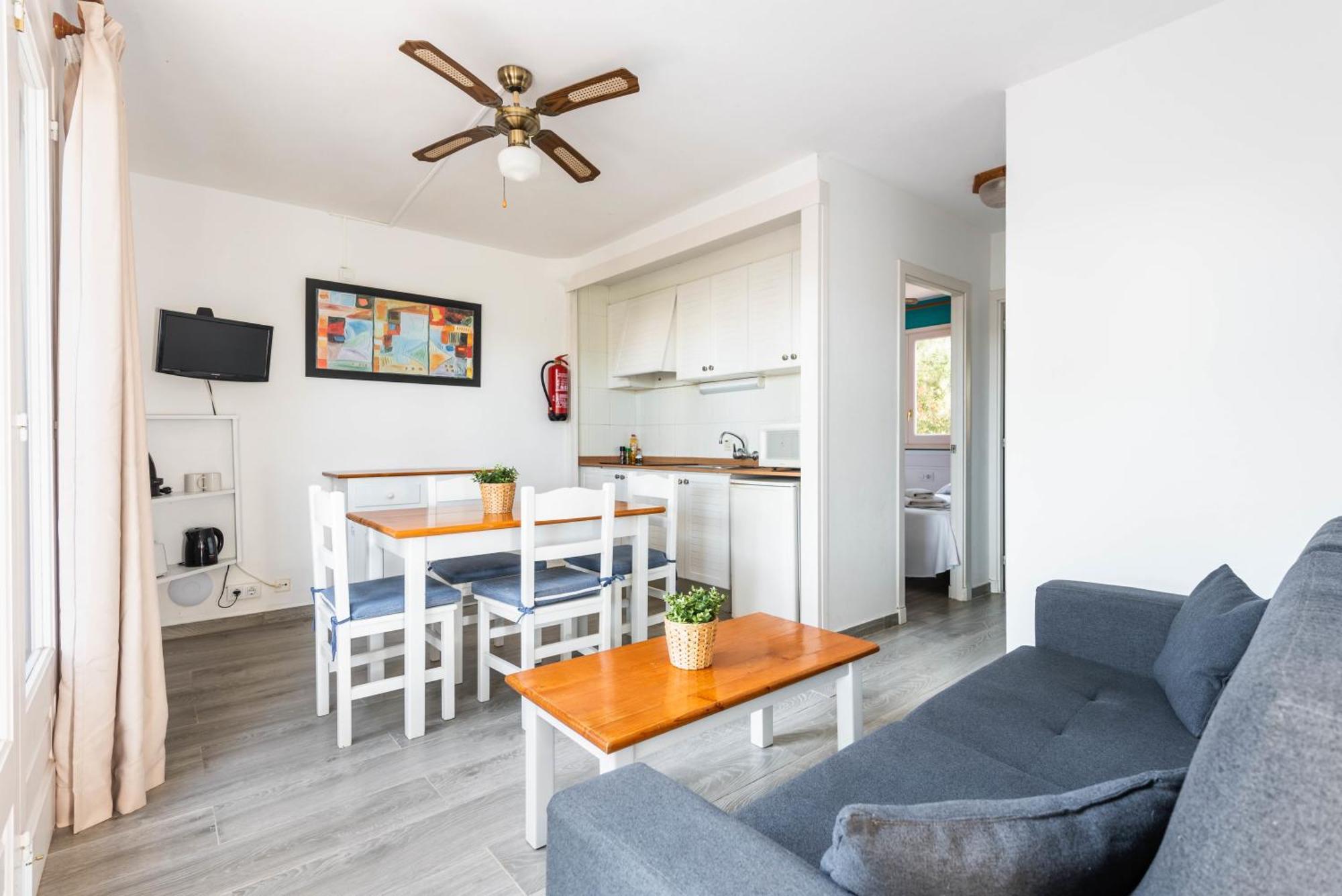 Apartamentos Alta Galdana Кала-Галдана Номер фото